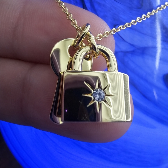 Uncommon James lock and key kecklace - Picture 2 of 4